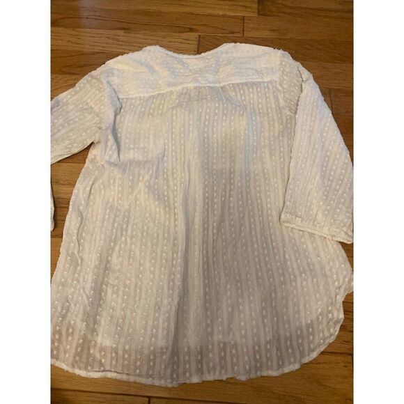 Akemi + Kin Anthropologie women white dotted textured 3/4 sleeve button blouse S - Picture 7 of 9